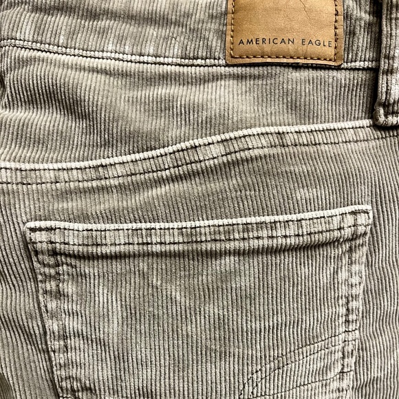American Eagle High- Waisted Corduroy Jegging - Picture 4 of 4